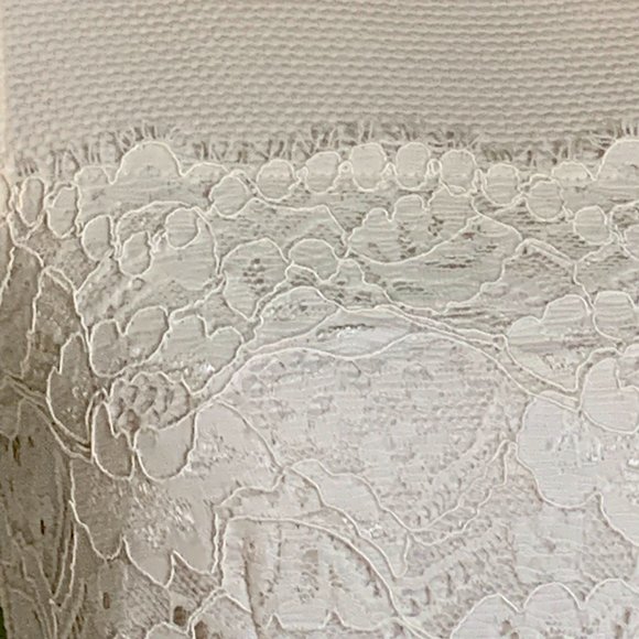 Cream color lace top - Picture 2 of 6